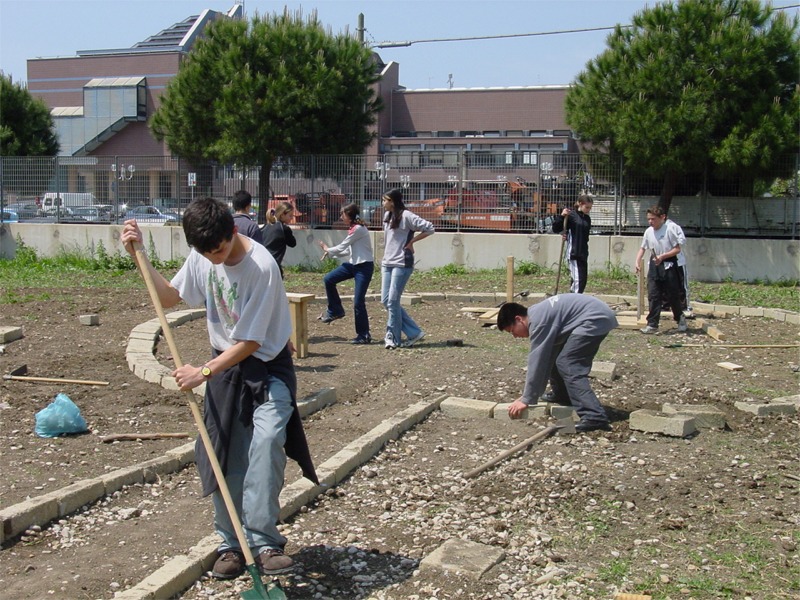 Educazione ambientale: progetto riqualificazione giardino